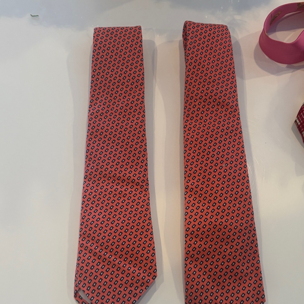 Elegant Pink Patterned Tie